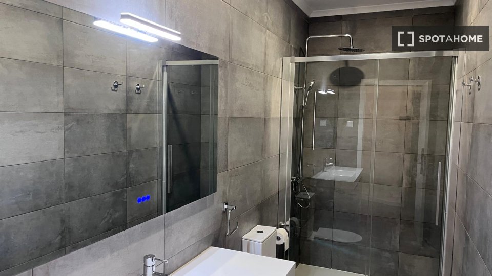 Double room Lisbon, 6 beds, 160m² — photo 28