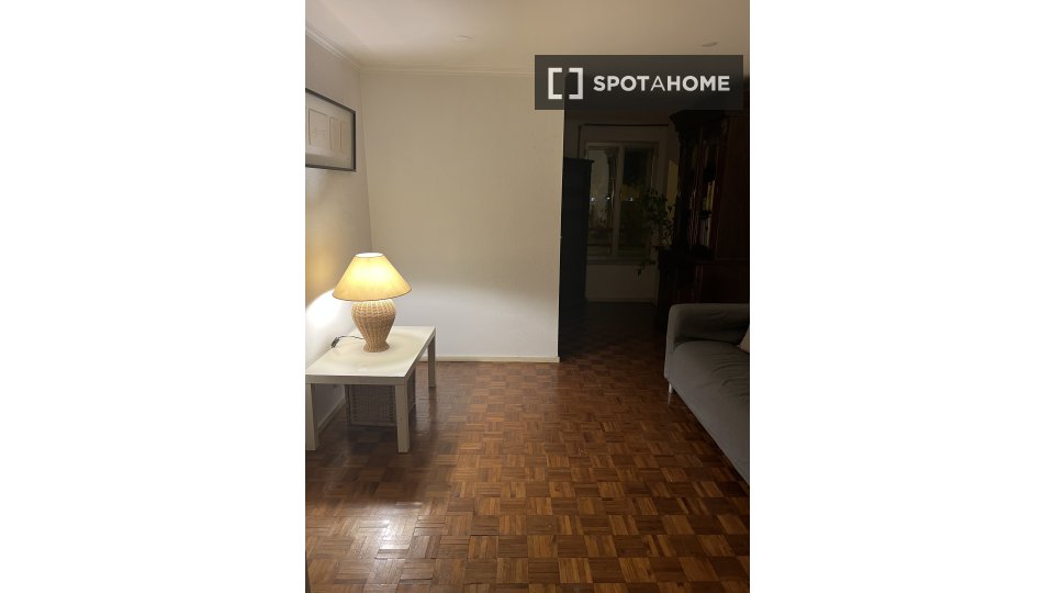 Double room Lisbon, 3 beds, 100m² — photo 4