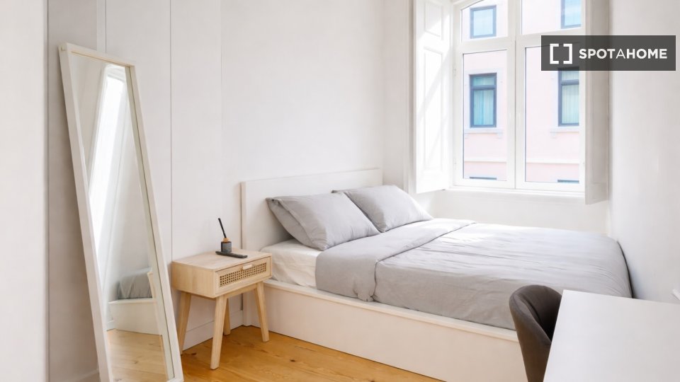 Double room Lisbon, 6 beds, 140m² — photo 54