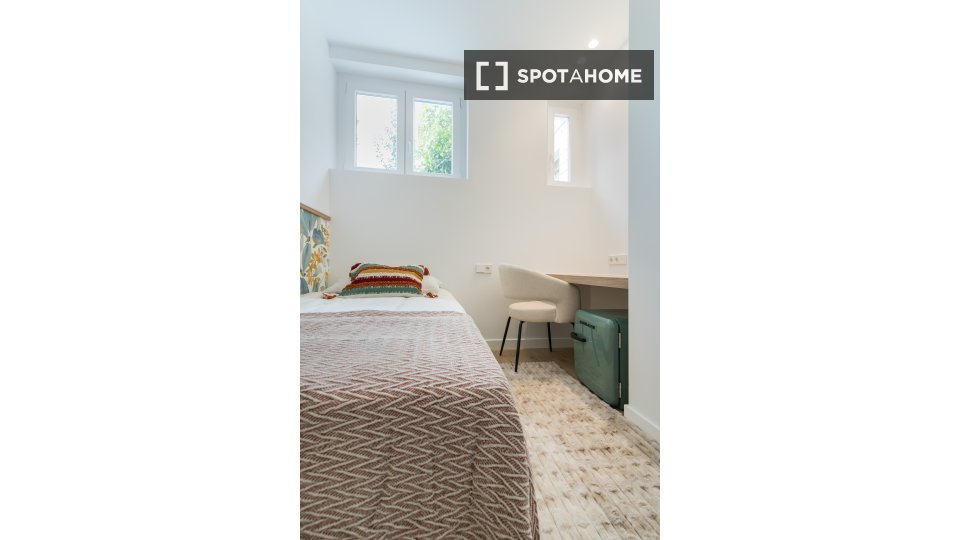 Double room Madrid, 6 beds — photo 6