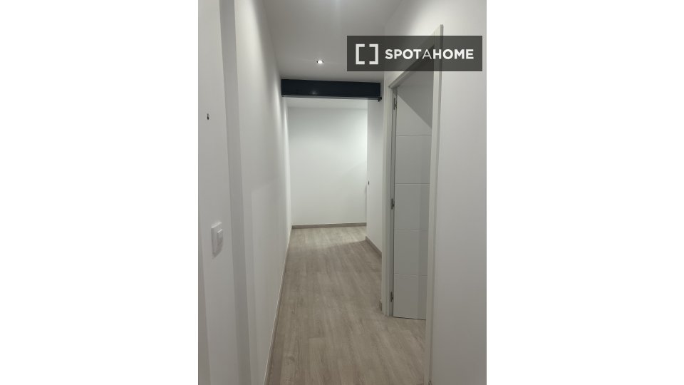 Apartment Barcelona, 3 beds, 60m² — photo 9