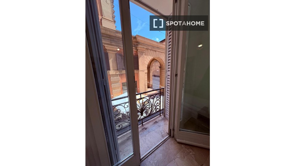 Double room Bologna, 10 beds, 232m² — photo 4