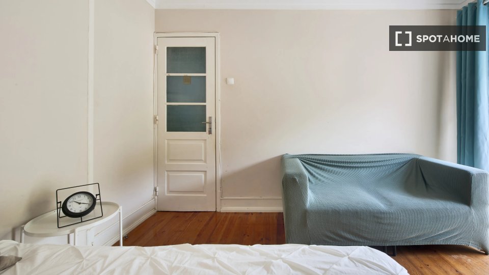 Double room Lisbon, 4 beds — photo 4