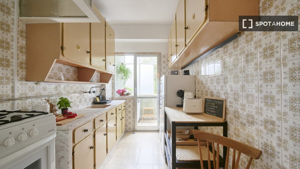 Double room Lisbon, 4 beds — photo 14