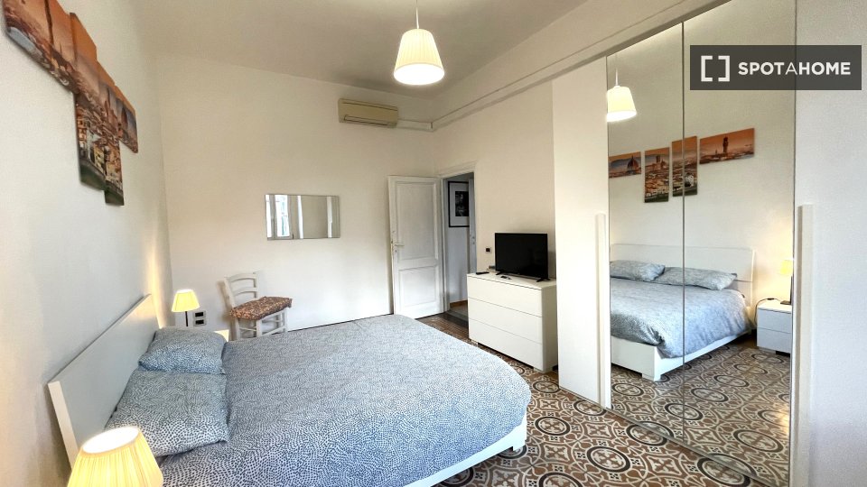Double room Florence, 4 beds, 90m² — photo 18