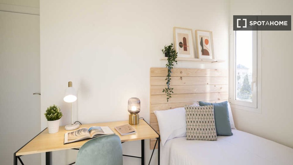 Double room Madrid, 17 beds, 560m² — photo 37