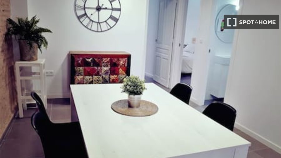 Piso de 2 habitaciones en alquiler en El Carme, Valencia