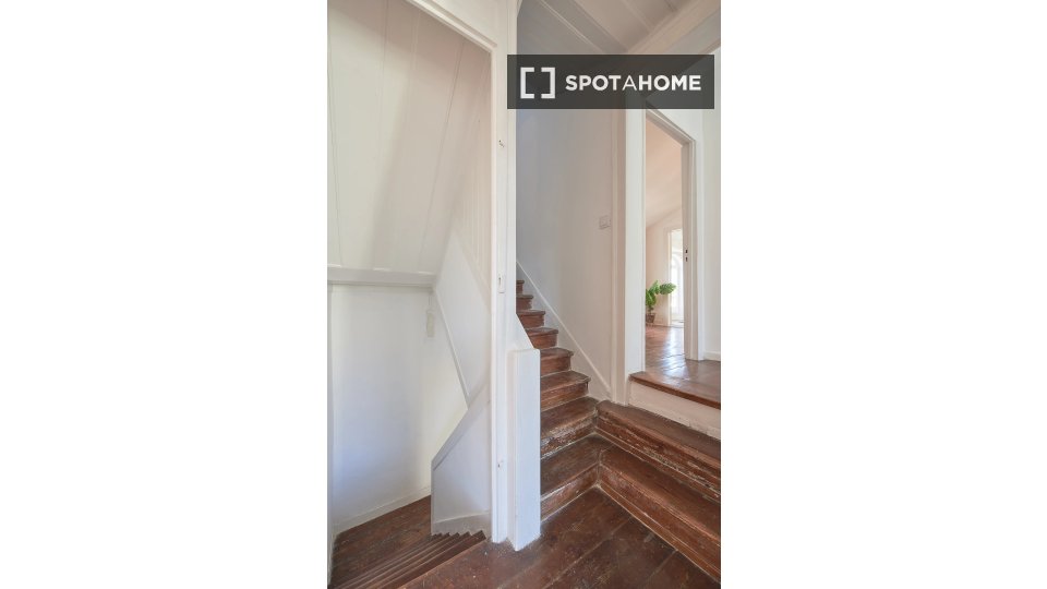 Double room Lisbon, 13 beds — photo 9