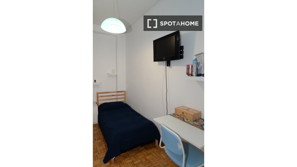 Double room Rome, 3 beds, 95m² — photo 3