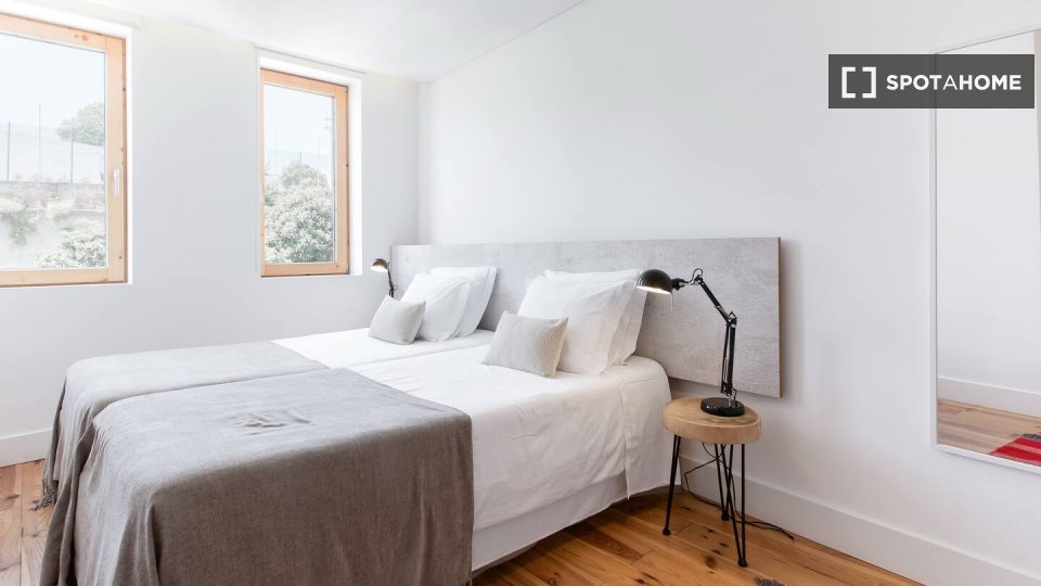 Apartment Lisbon, 2 beds, 65m² — photo 2