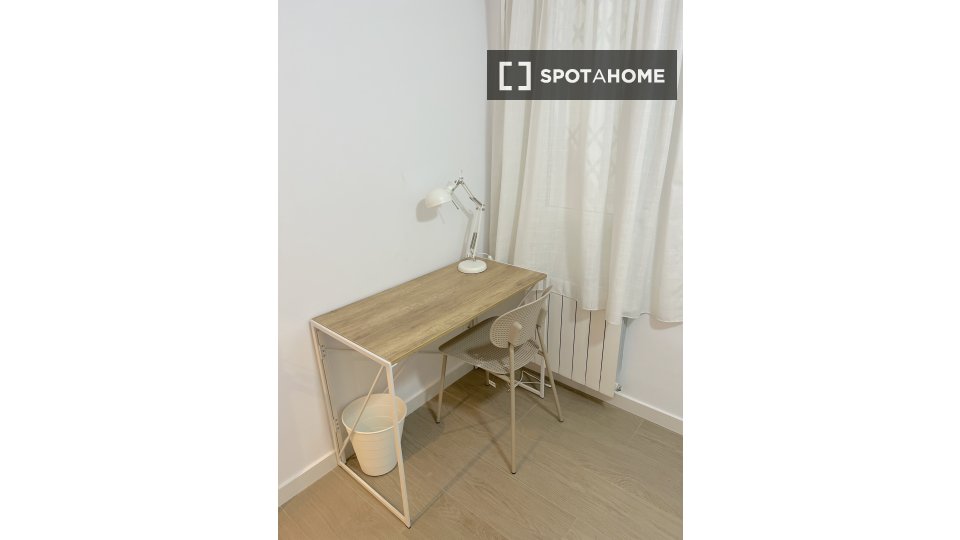 Double room Valencia, 5 beds, 125m² — photo 10