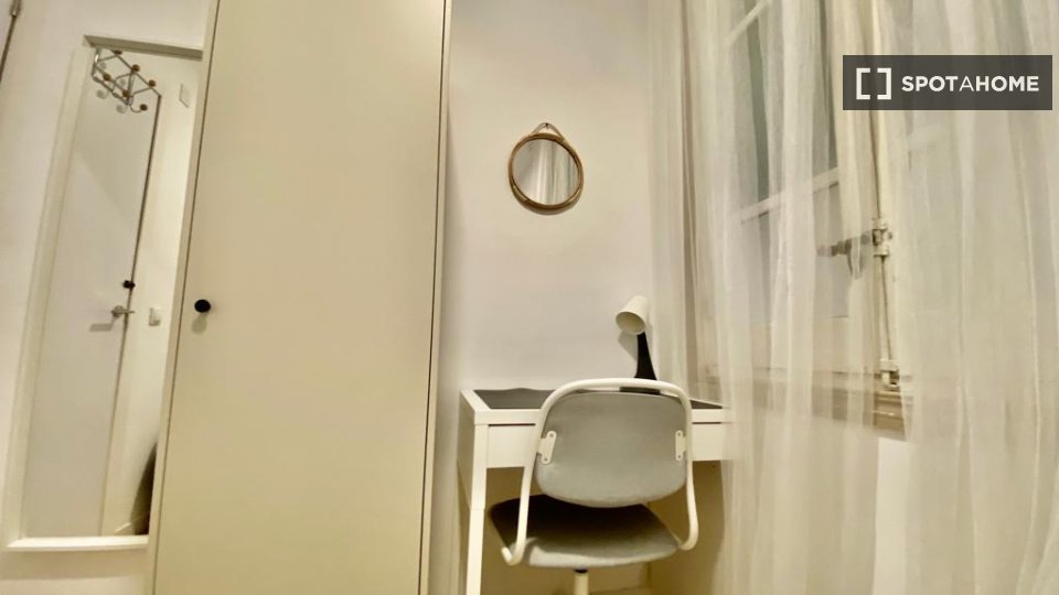 Double room Madrid, 4 beds — photo 14