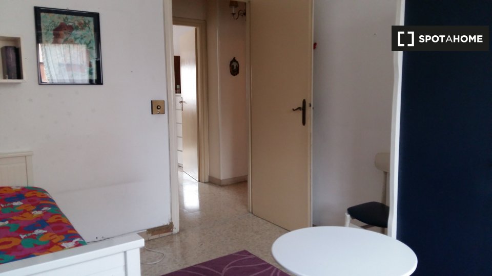 Double room Rome, 3 beds, 90m² — photo 3