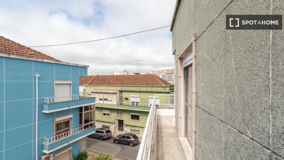 Double room Lisbon, 5 beds — photo 4