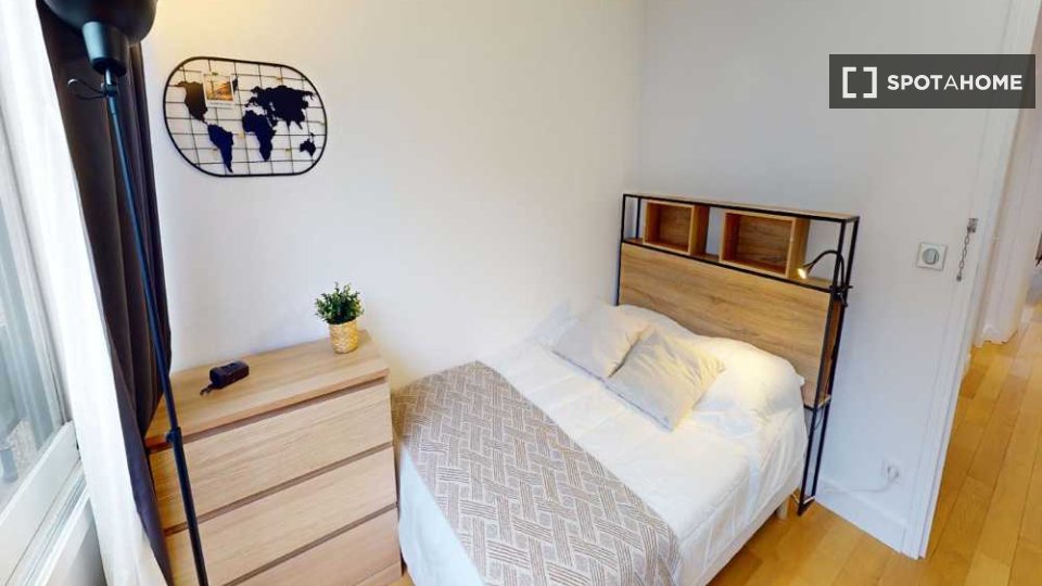 Double room Paris, 5 beds, 90m² — photo 1