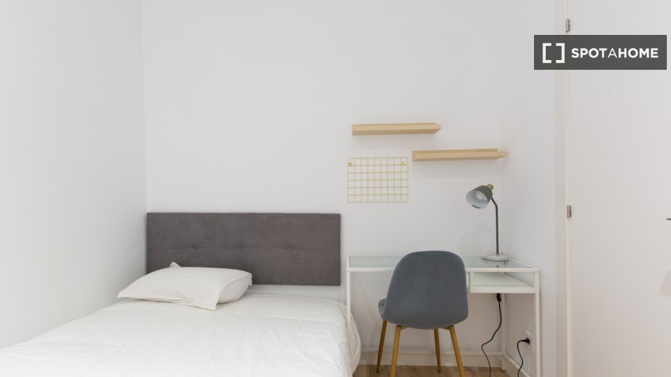Double room Madrid, 8 beds — photo 8