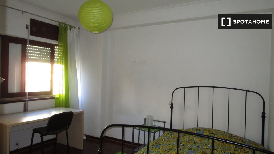 Double room Coimbra, 5 beds — photo 1