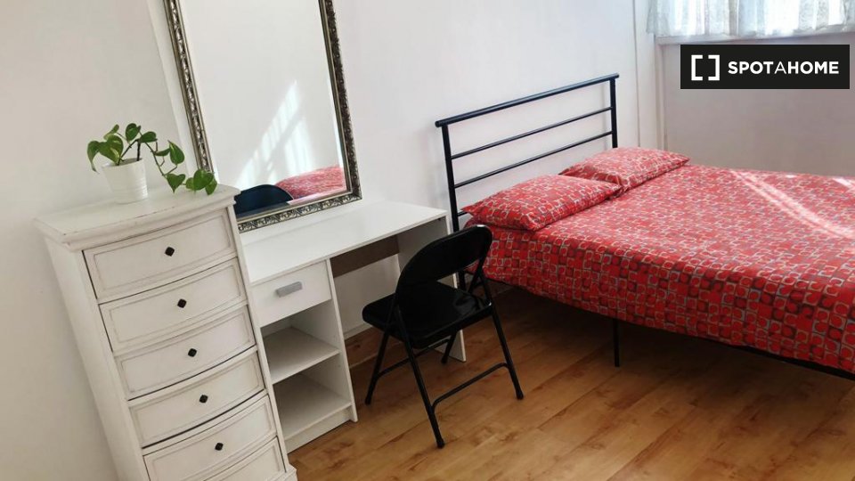 Double room London, 4 beds, 52m² — photo 1