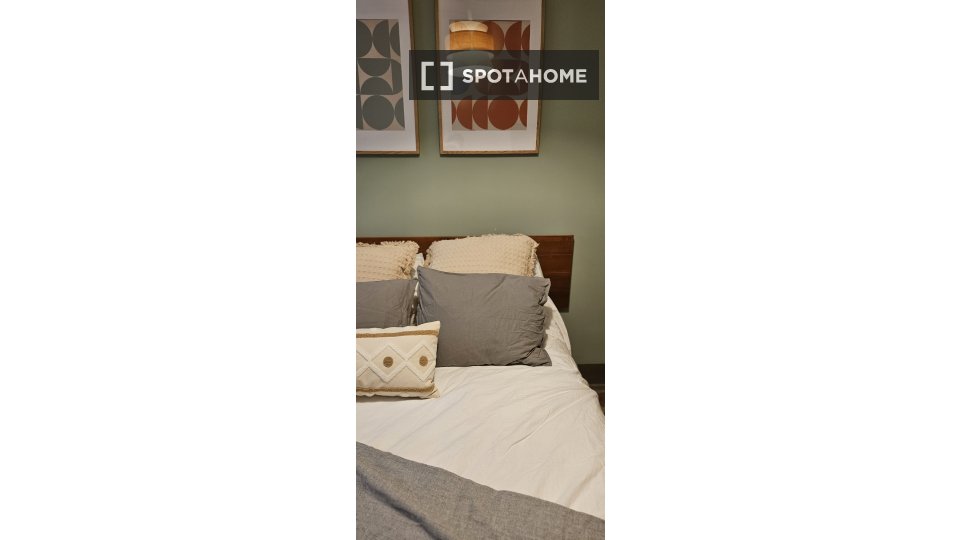 Double room Barcelona, 7 beds, 180m² — photo 1