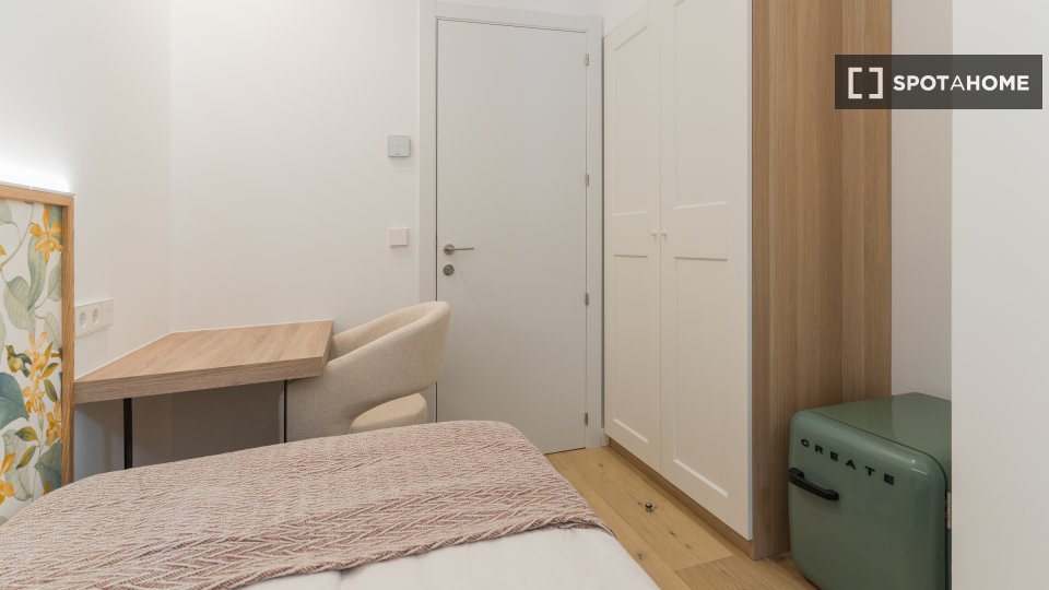 Double room Madrid, 6 beds — photo 9