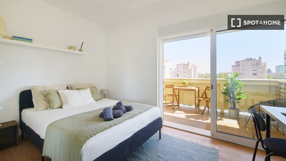 Double room Lisbon, 6 beds — photo 9