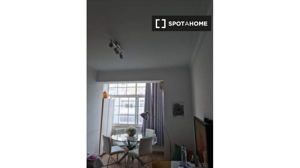 Apartment Lisbon, 2 beds, 80m² — photo 12
