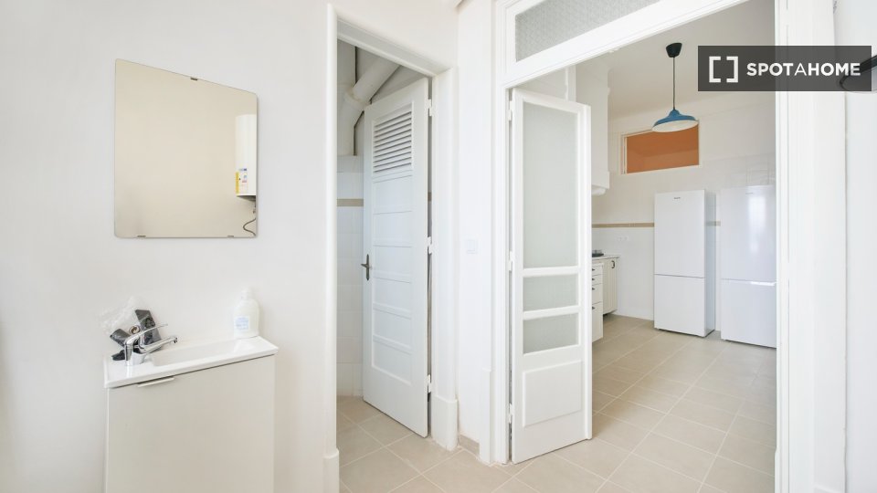 Double room Lisbon, 7 beds — photo 16
