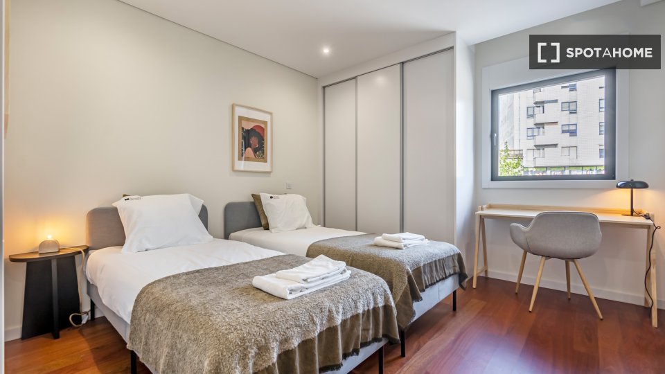 Apartment Porto, 2 beds, 85m² — photo 2