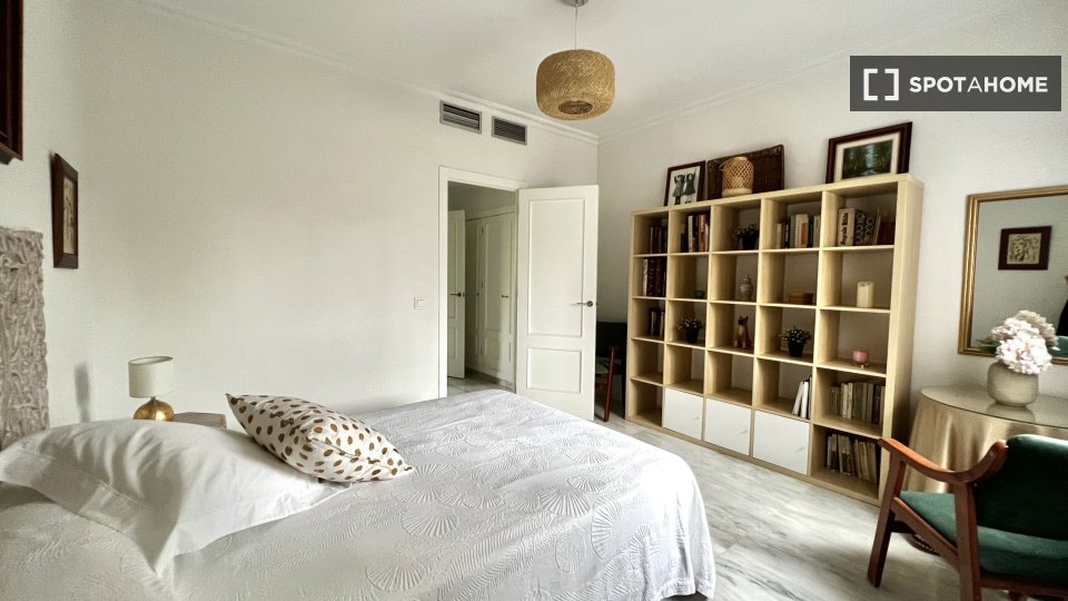 Apartment Seville, 3 beds, 110m² — photo 8