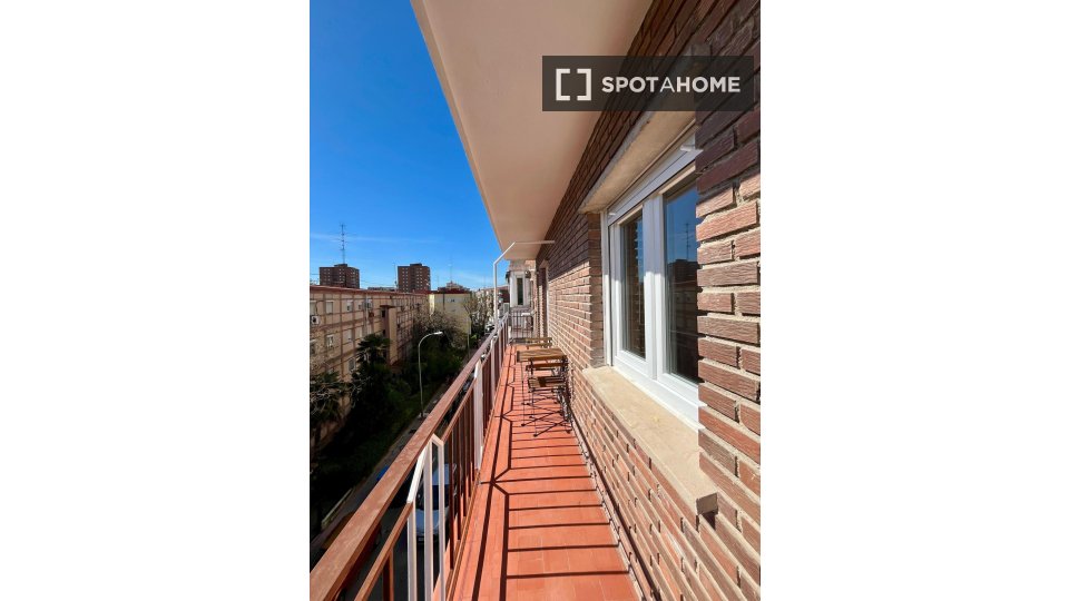 Apartamento de 3 habitaciones en alquiler en Opañel, Madrid.