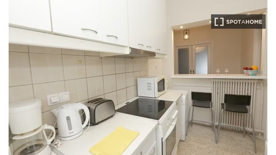 Double room Athens, 3 beds — photo 16