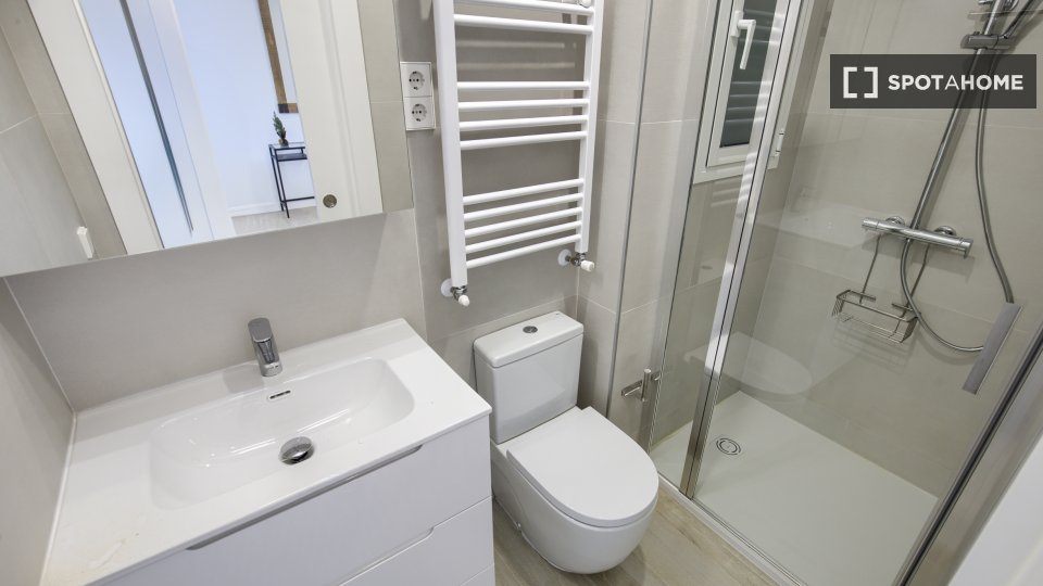 Apartment Madrid, 2 beds, 67m² — photo 2
