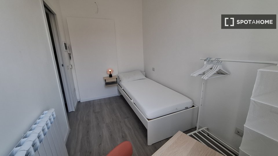 Double room Milan, 4 beds, 90m² — photo 11