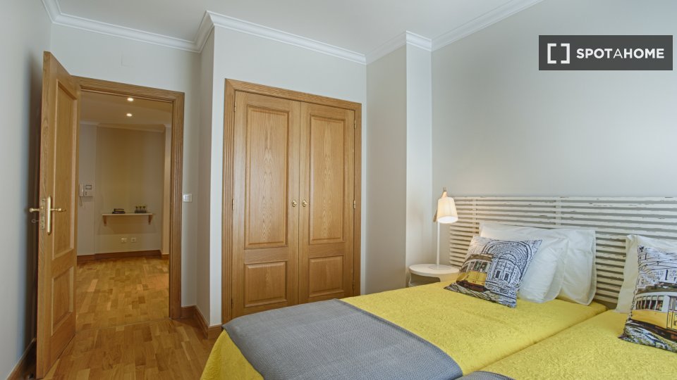 Apartment Lisbon, 2 beds, 67m² — photo 6