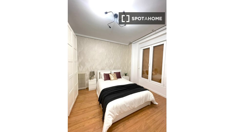 Double room Madrid, 5 beds — photo 11