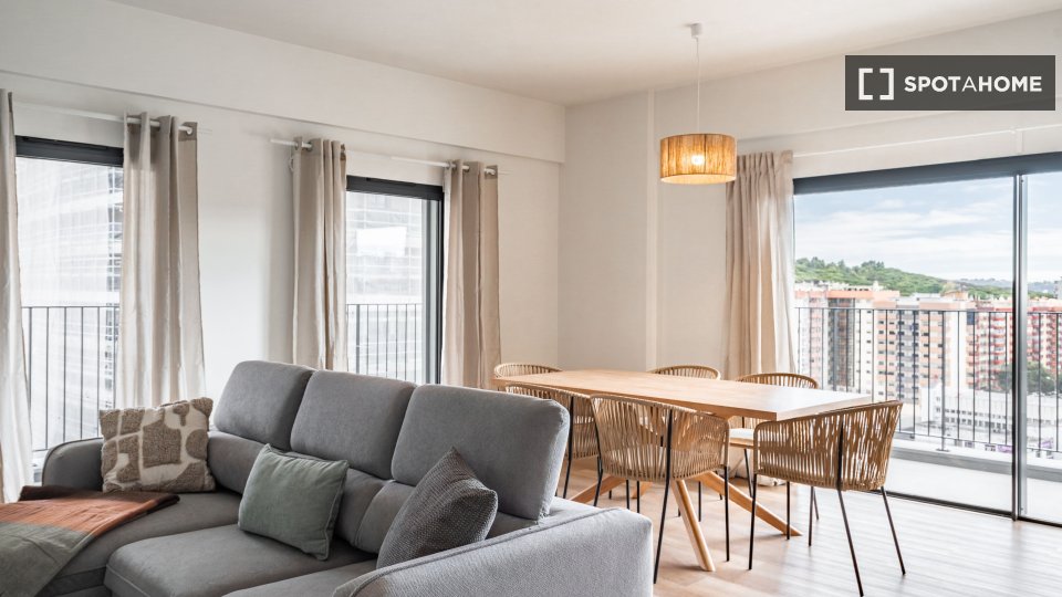 Apartment Lisbon, 3 beds, 118m² — photo 8
