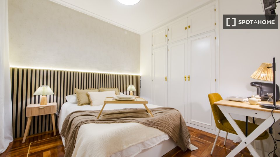 Double room Madrid, 6 beds, 117m² — photo 6