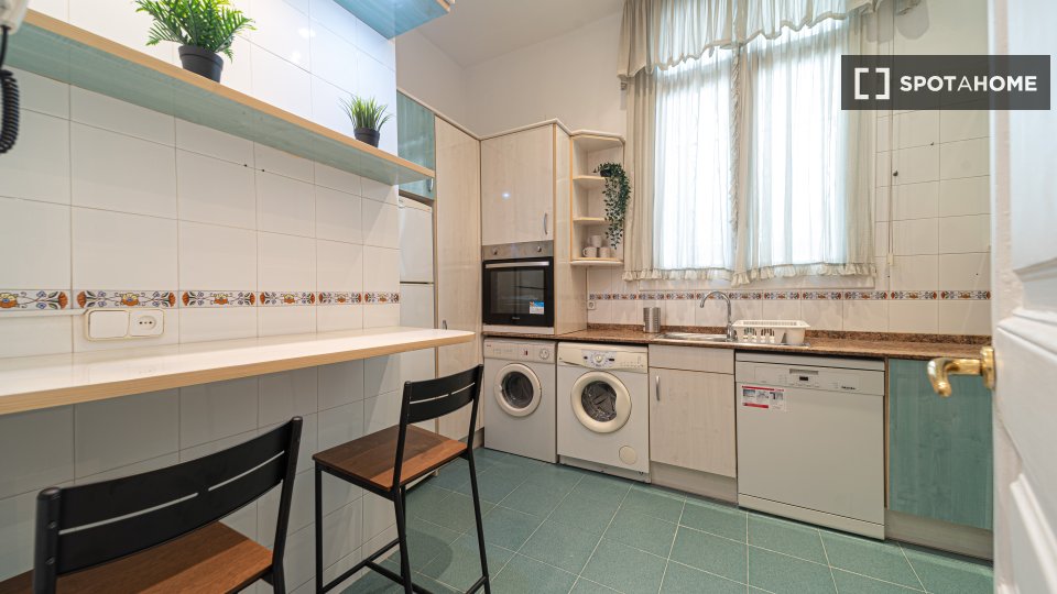 Double room Barcelona, 8 beds, 190m² — photo 12