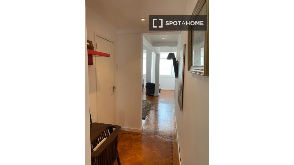 Apartment Lisbon, 2 beds, 60m² — photo 12