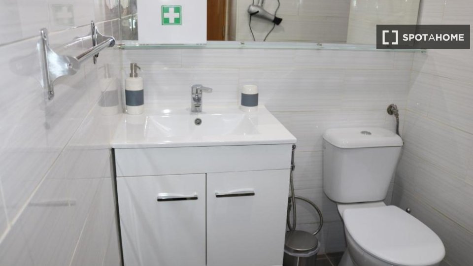 Apartment Lisbon, 1 bed, 50m² — photo 2