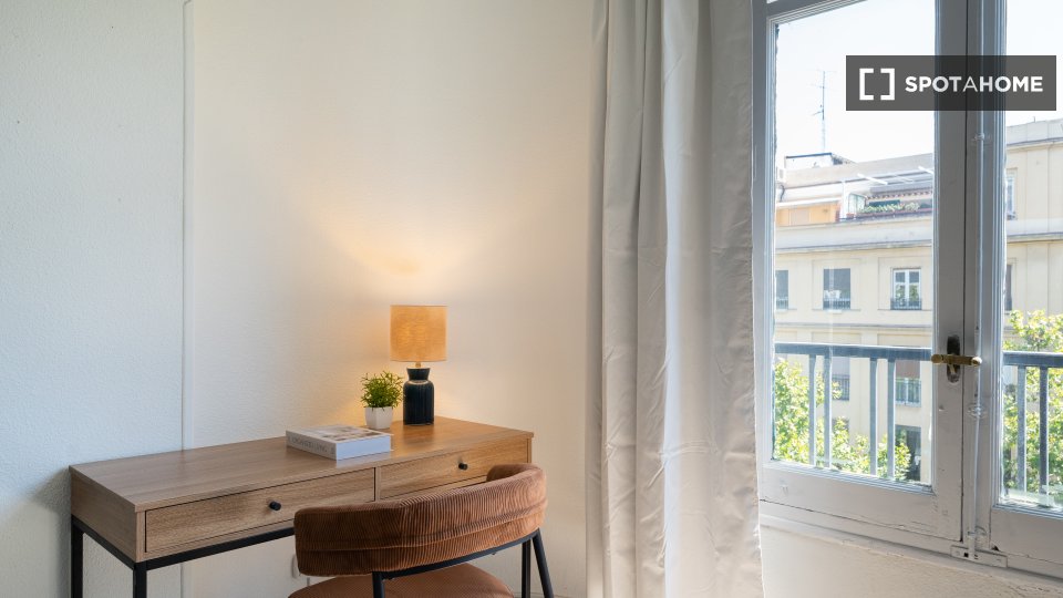Double room Madrid, 7 beds — photo 19