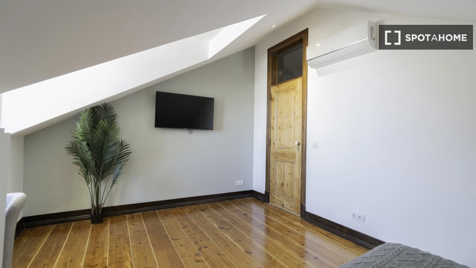 Double room Lisbon, 9 beds — photo 11