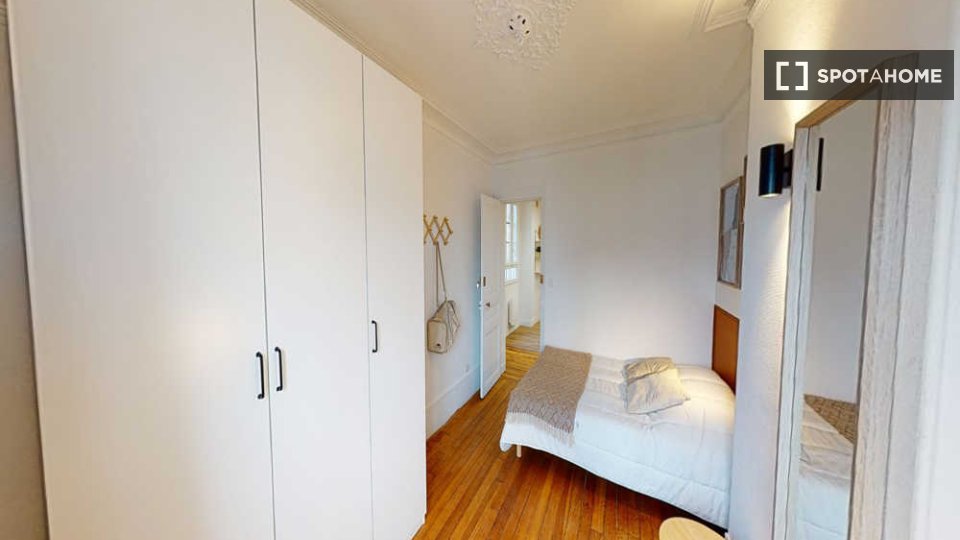 Double room Paris, 9 beds, 150m² — photo 1
