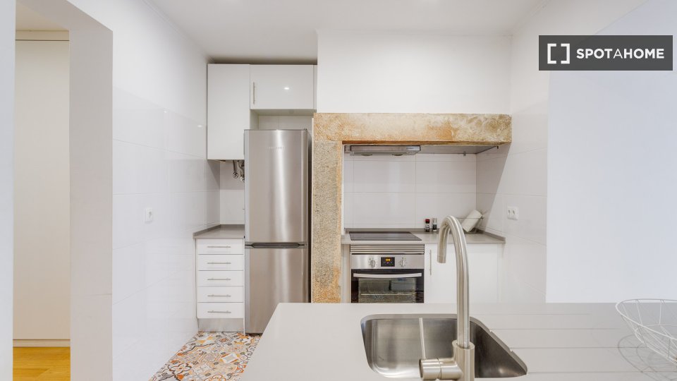 Apartment Lisbon, 2 beds — photo 32