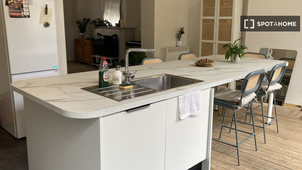 Double room Brussels, 4 beds — photo 9