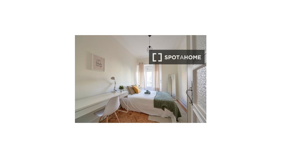 Double room Lisbon, 5 beds — photo 1