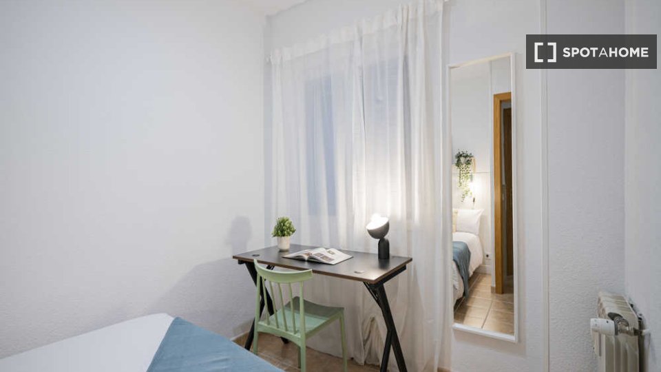 Double room Madrid, 25 beds — photo 44