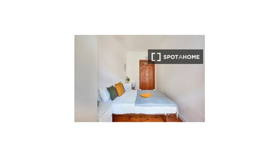 Double room Lisbon, 9 beds — photo 19