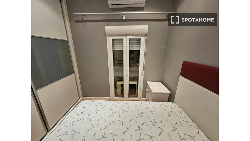 Double room Madrid, 3 beds — photo 5