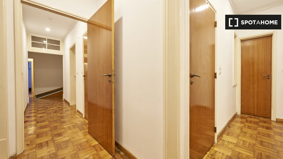 Double room Lisbon, 11 beds — photo 17